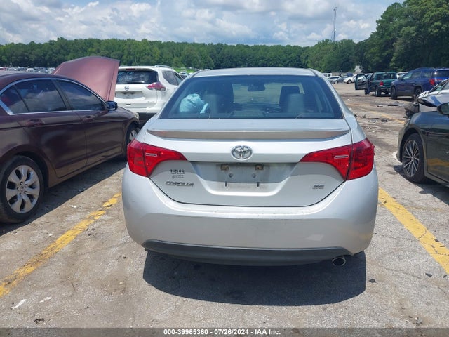 Toyota COROLLA SE 2018 5YFBURHE1JP840359 Image 16
