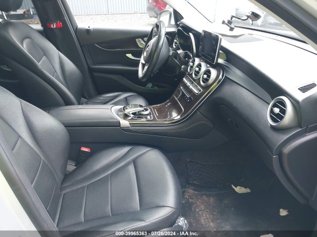 WDC0G4JBXGF033897 Mercedes-Benz GLC 300