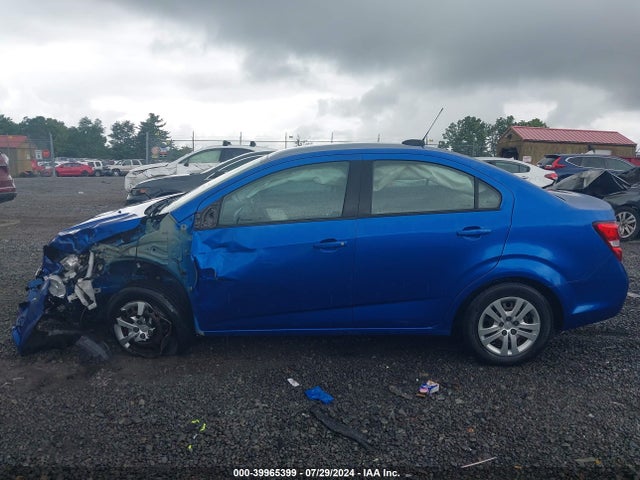 Chevrolet Sonic Ls Manual 2017 1G1JA5SH0H4102915 Image 14