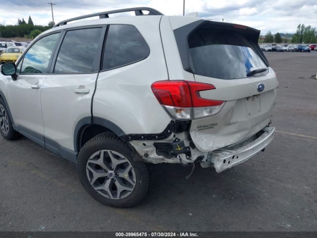 JF2SKAECXNH412965 Subaru Forester Premium