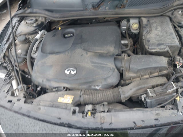 SJKCH5CR2HA035557 Infiniti Qx30 Premium
