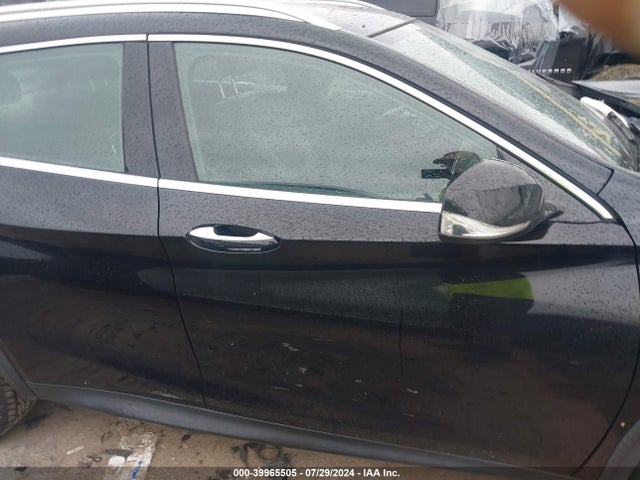 SJKCH5CR2HA035557 Infiniti Qx30 Premium
