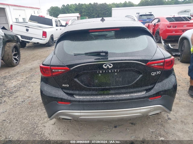 SJKCH5CR2HA035557 Infiniti Qx30 Premium