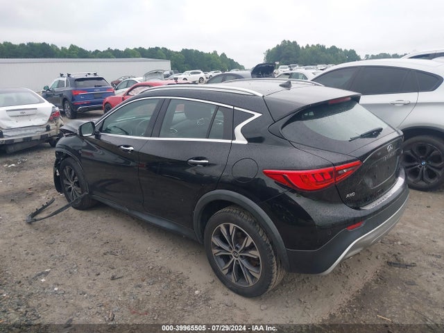 SJKCH5CR2HA035557 Infiniti Qx30 Premium