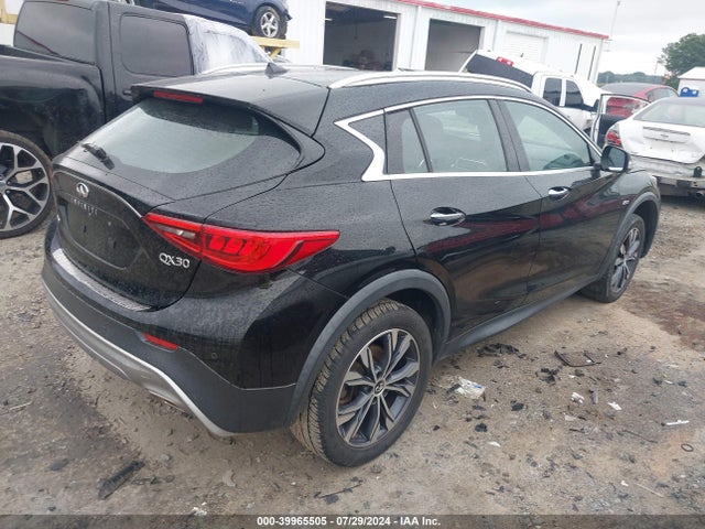 SJKCH5CR2HA035557 Infiniti Qx30 Premium