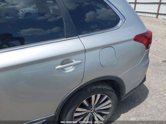 JA4AD3A38KZ034876 Mitsubishi Outlander Sel
