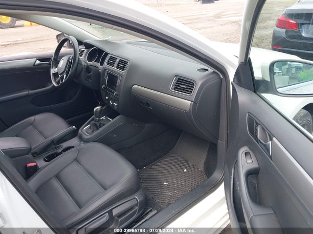 3VWDB7AJXHM364170 Volkswagen Jetta 1.4t Se