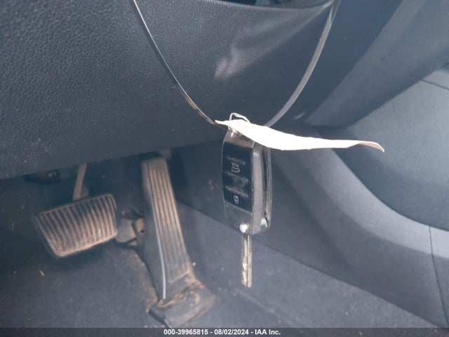 5XYPGDA38JG351521 KIA Sorento 2.4l Lx
