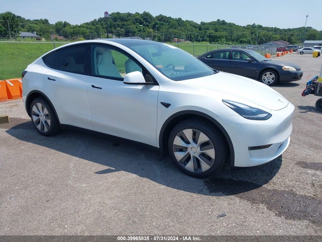 2024 TESLA MODEL Y 7SAYGDEE0RA250606 Photo 0