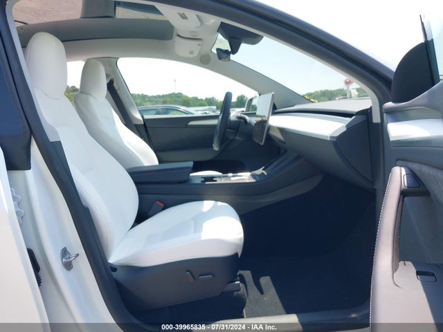 2024 TESLA MODEL Y 7SAYGDEE0RA250606 Photo 4