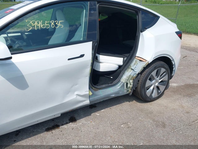 2024 TESLA MODEL Y 7SAYGDEE0RA250606 Photo 5