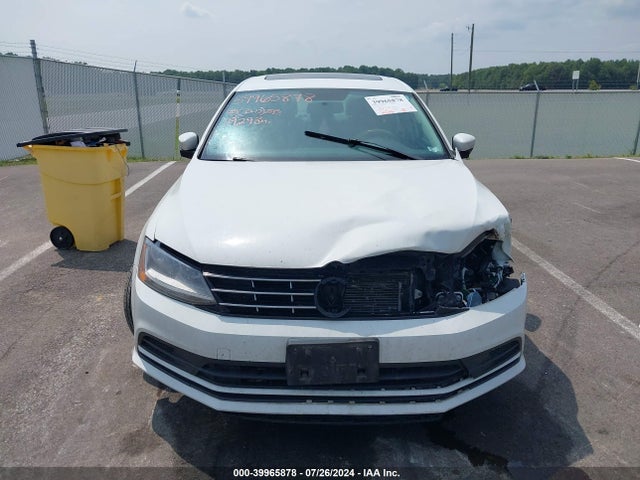 3VWDB7AJ6JM262208 Volkswagen Jetta 1.4t Se/1.4t Wolfsburg Edition