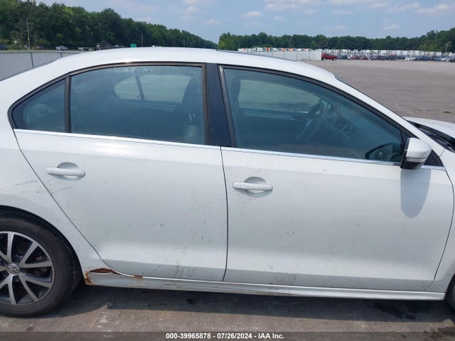 3VWDB7AJ6JM262208 Volkswagen Jetta 1.4t Se/1.4t Wolfsburg Edition