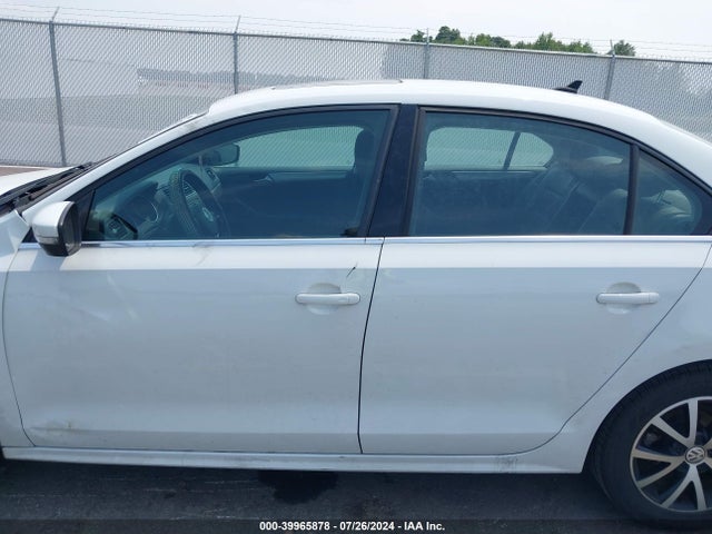 3VWDB7AJ6JM262208 Volkswagen Jetta 1.4t Se/1.4t Wolfsburg Edition