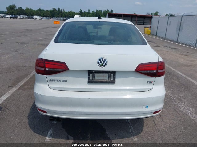 3VWDB7AJ6JM262208 Volkswagen Jetta 1.4t Se/1.4t Wolfsburg Edition