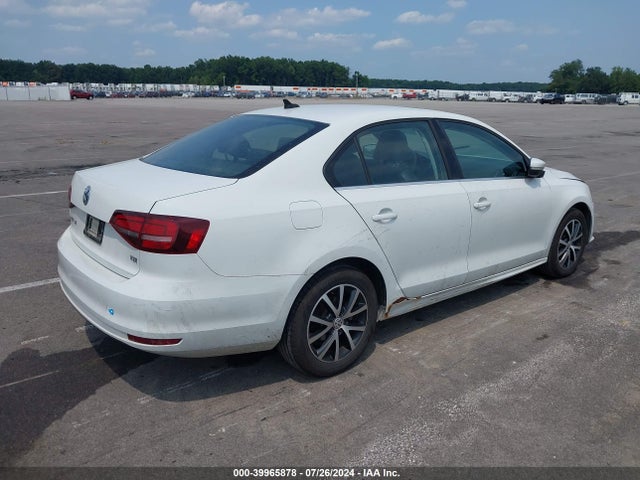 3VWDB7AJ6JM262208 Volkswagen Jetta 1.4t Se/1.4t Wolfsburg Edition