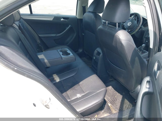 3VWDB7AJ6JM262208 Volkswagen Jetta 1.4t Se/1.4t Wolfsburg Edition