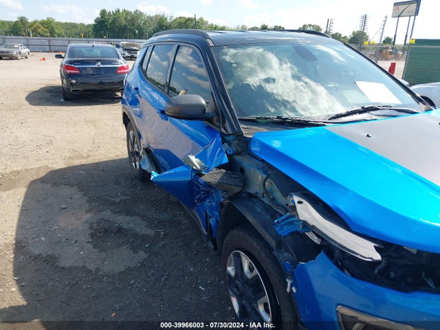 3C4NJDDB4HT667903 Jeep New Compass Trailhawk 4x4