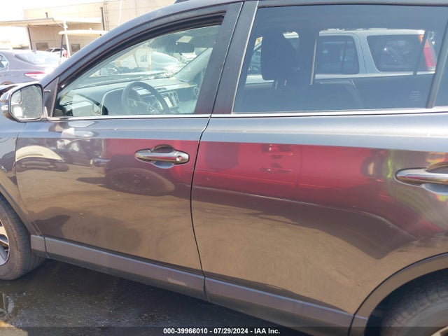 Toyota Rav4 Xle 2017 JTMWFREV5HJ127897 Image 15