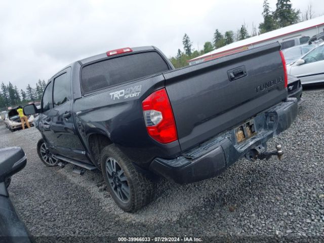 5TFDY5F18JX743649 Toyota Tundra Sr5 5.7l V8