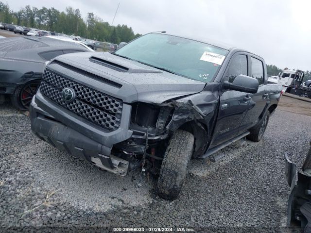 5TFDY5F18JX743649 Toyota Tundra Sr5 5.7l V8