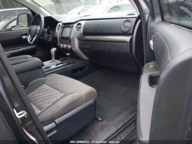 5TFDY5F18JX743649 Toyota Tundra Sr5 5.7l V8