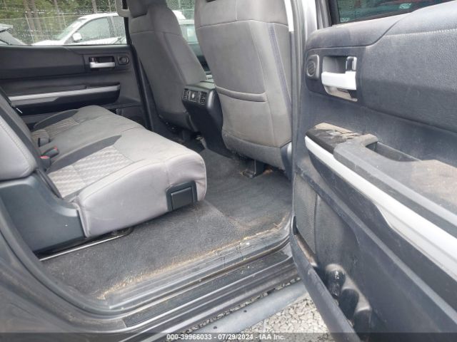 5TFDY5F18JX743649 Toyota Tundra Sr5 5.7l V8