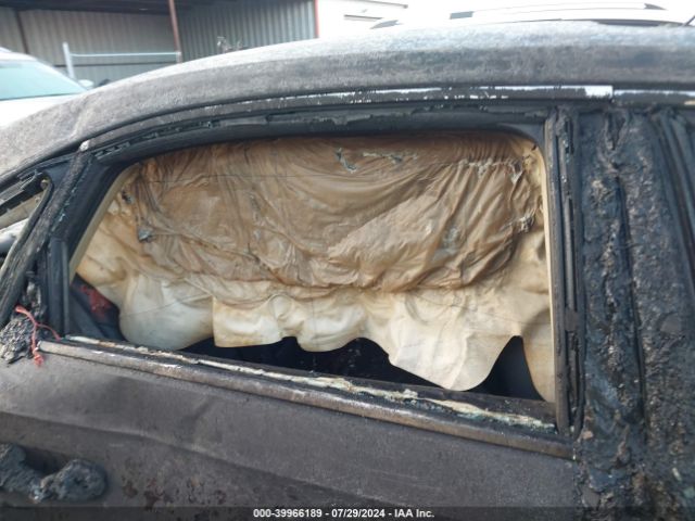 1VWBA7A3XJC029882 Volkswagen Passat 2.0t Se