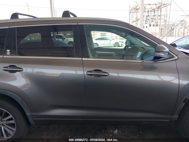 Toyota Highlander Xle 2017 5TDJZRFH4HS460749 Image 14