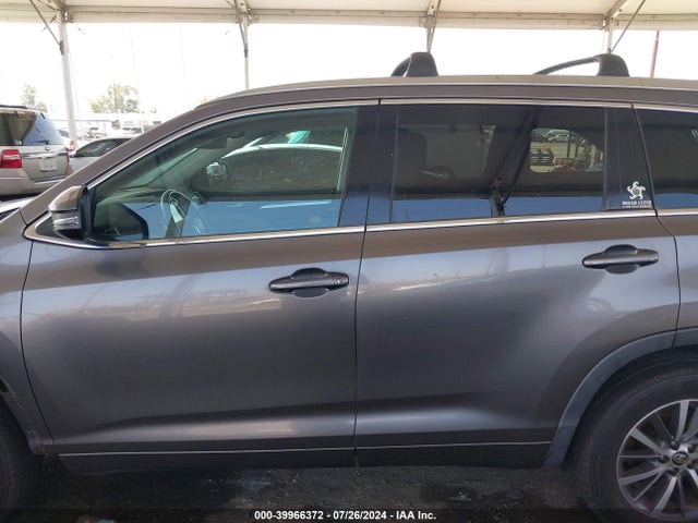 Toyota Highlander Xle 2017 5TDJZRFH4HS460749 Image 15