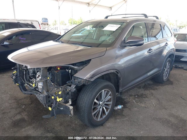 Toyota Highlander Xle 2017 5TDJZRFH4HS460749 Image 2