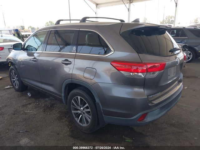 Toyota Highlander Xle 2017 5TDJZRFH4HS460749 Image 3