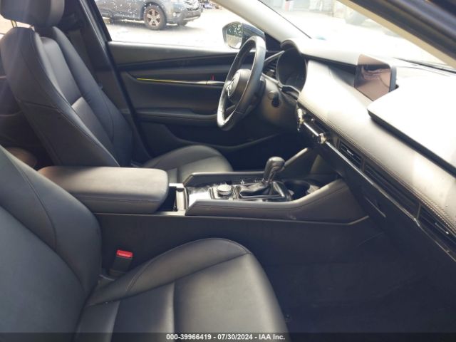 3MZBPBDM2LM131748 Mazda Mazda3 Preferred Package