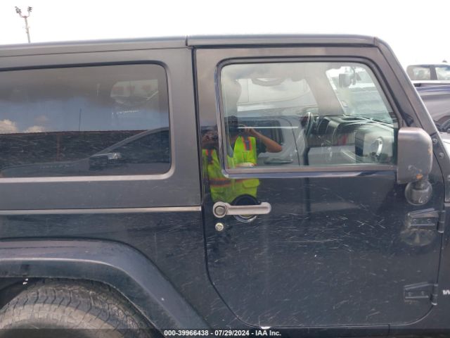 1C4AJWBG5FL625211 Jeep Wrangler Sahara