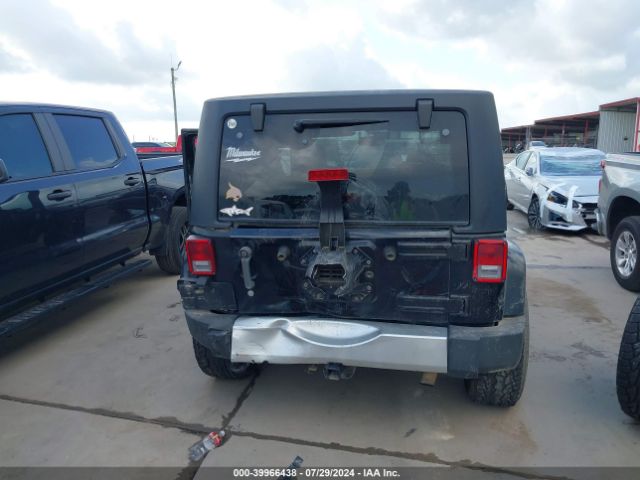 1C4AJWBG5FL625211 Jeep Wrangler Sahara