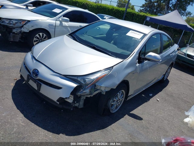 Toyota Prius Two 2017 JTDKBRFU0H3043569 Image 2