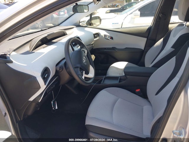 Toyota Prius Two 2017 JTDKBRFU0H3043569 Image 5