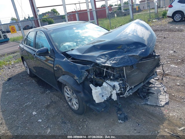 2015 4T4BF1FK9FR501087 main image