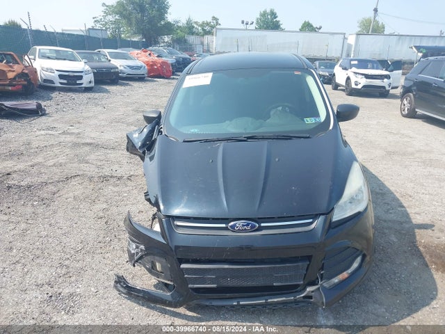 1FMCU9GX0FUA45431 Ford ESCAPE SE