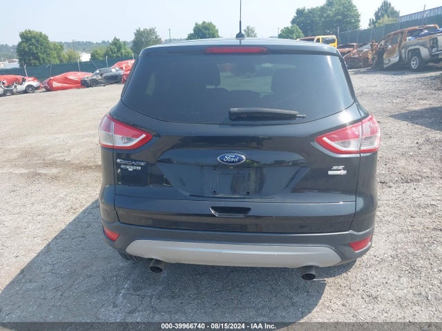 1FMCU9GX0FUA45431 Ford ESCAPE SE