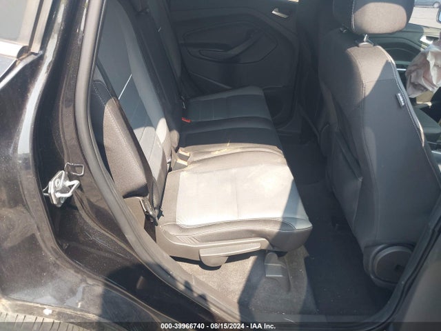 1FMCU9GX0FUA45431 Ford ESCAPE SE