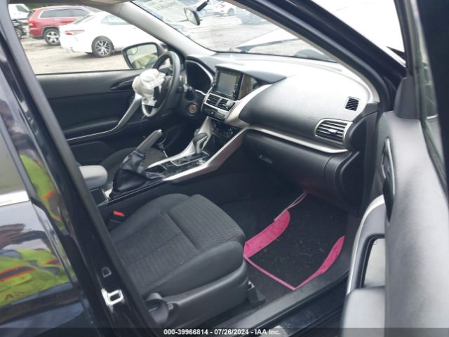 JA4AT3AA1JZ048666 Mitsubishi Eclipse Cross Es