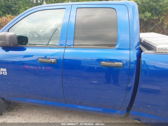 1C6RR7FG5JS129150 RAM 1500 Express Quad Cab 4x4 6'4 Box