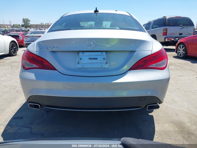 Mercedes-Benz CLA 250 2015 WDDSJ4EB5FN258295 Image 17