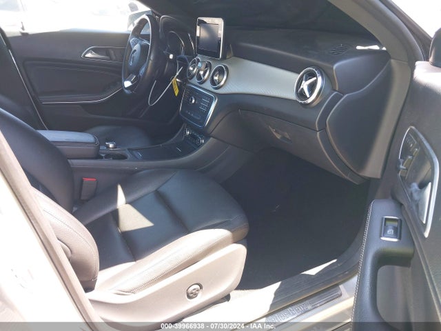 Mercedes-Benz CLA 250 2015 WDDSJ4EB5FN258295 Image 5