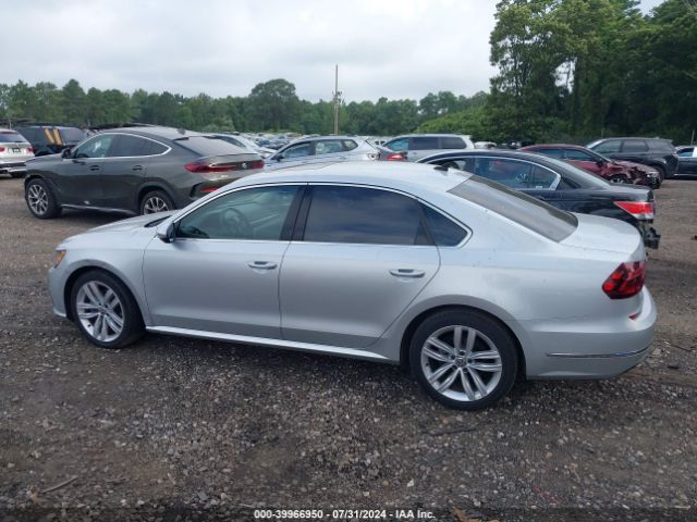 1VWBA7A30JC024920 Volkswagen Passat 2.0t Se
