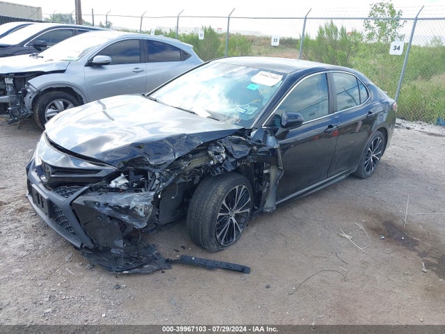 Toyota CAMRY SE 2018 4T1B11HK7JU636406 Image 2