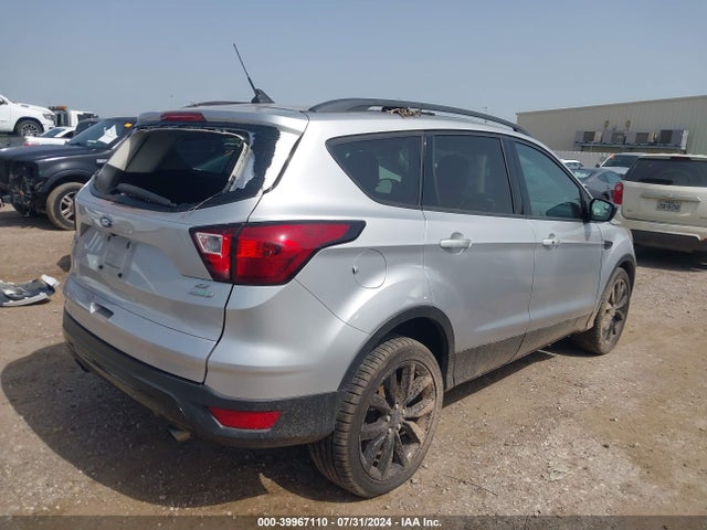 Ford ESCAPE SE 2019 1FMCU0GD0KUB64026 Image 4