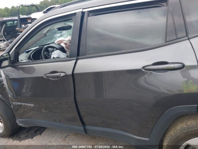 3C4NJCBB7MT604673 Jeep Compass Latitude Fwd