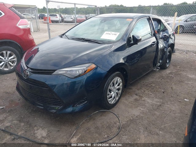 Toyota COROLLA LE 2017 2T1BURHE1HC934705 Image 2